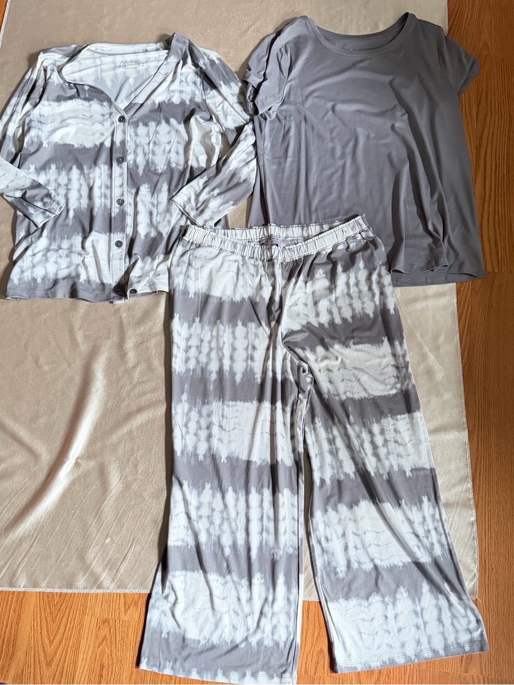 AnyBody 3-Piece Lush Jersey Lounge Set w/Cardigan,Shirt, &Wide-Leg Pants Small